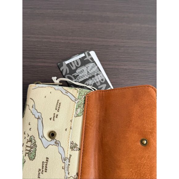 Loungefly Disney Winnie the Pooh Hundred Acre Wood Map Zip Wallet - Picture 4 of 5